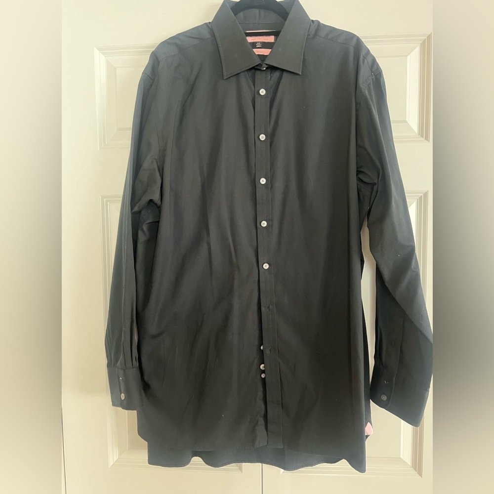 Brand new, never worn Thomas Pink men’s black dress shirt
